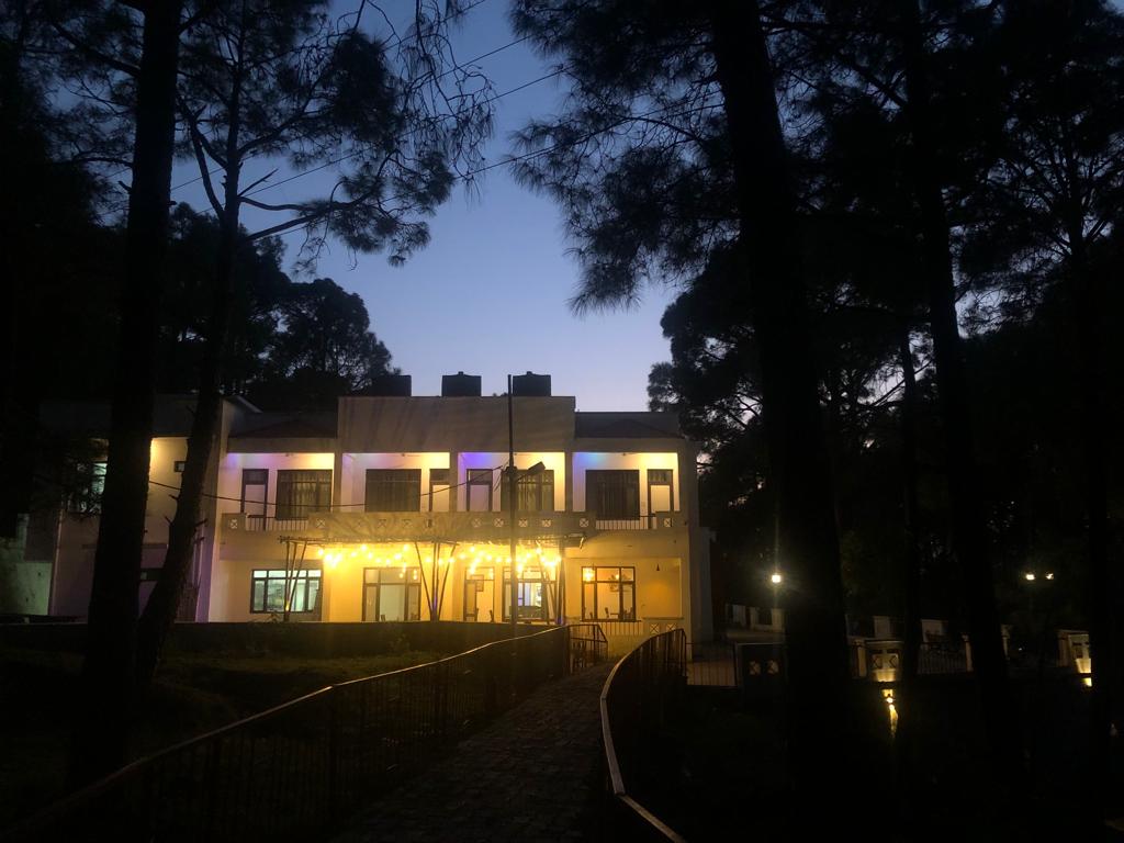 Deepak_Basohli's tweet photo. Hotel #PineHideout now ready for your Service near Sukarala Mata Temple. https://t.co/XA3ThSsDlm