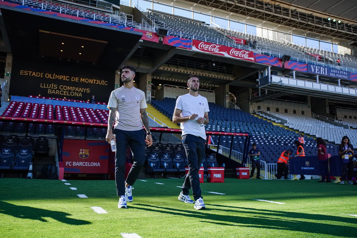 Hello <a href="/RCCelta/">Celta</a> and welcome to Barcelona!
We are very pleased to announce that this past weekend we accompanied the Celta players in their last match, via complementing their travel outfits with our sneakers.

Find out more about this collaboration: rccelta.es/club/actualida…