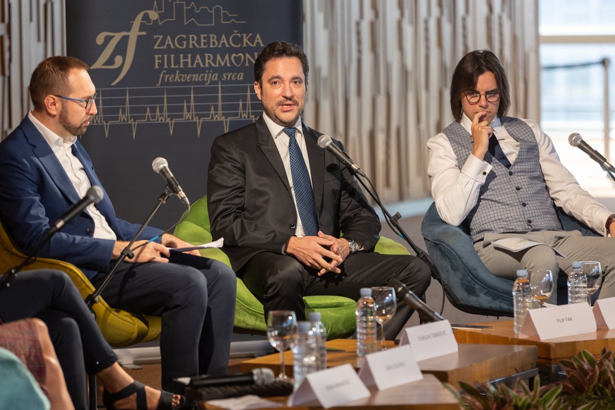 Na današnjoj konferenciji za medije novi ravnatelji Nina Čalopek i Filip Fak predstavili su novu sezonu Koncertne dvorane Vatroslava Lisinskog i Zagrebačke filharmonije.
lisinski.hr/hr/novosti/otv…