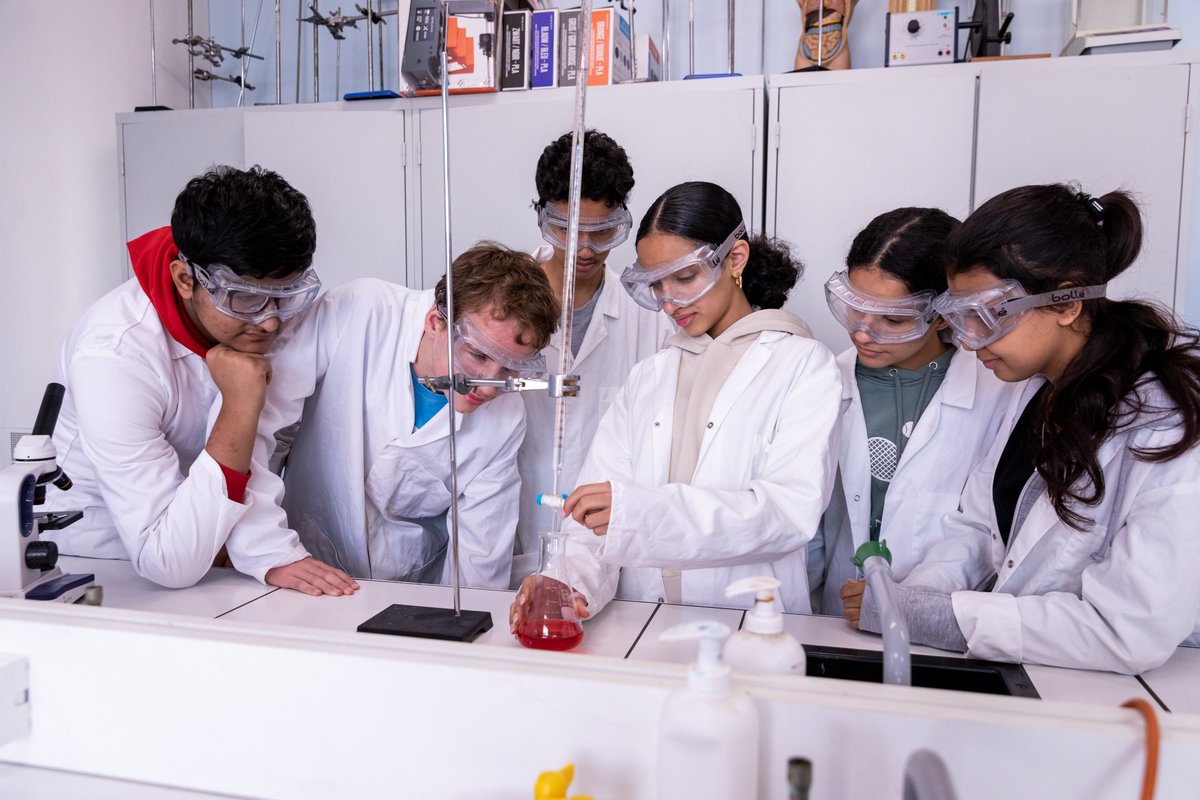 isftervuren's tweet photo. Our recent British Schools Overseas report stated ¨ISF provides a high quality of education in an exceedingly stimulating and safe learning environment. The relationships at all levels are warm, professional and caring, which further supports strong learning.¨ #AoBSO #COBISorg https://t.co/qb4xNZksmW