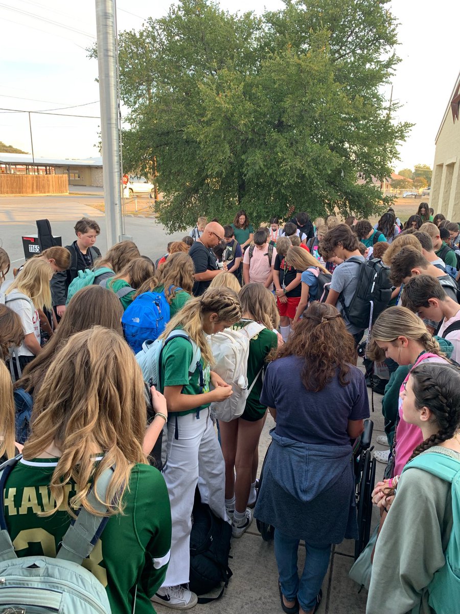 Angela Looney tweet media