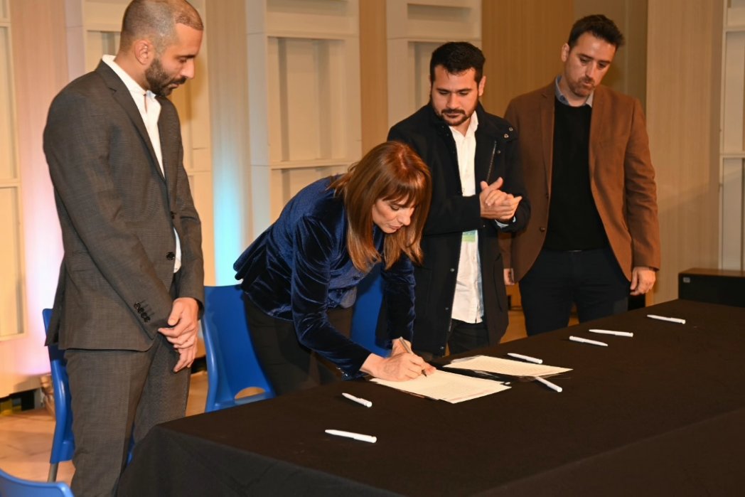 📢 Se creó el Consejo Federal de Radios Públicas

Nuclea a las emisoras dependientes del Estado nacional, las provincias, los municipios y las universidades nacionales.

Nota 👇
radionacional.com.ar/se-creo-el-con…