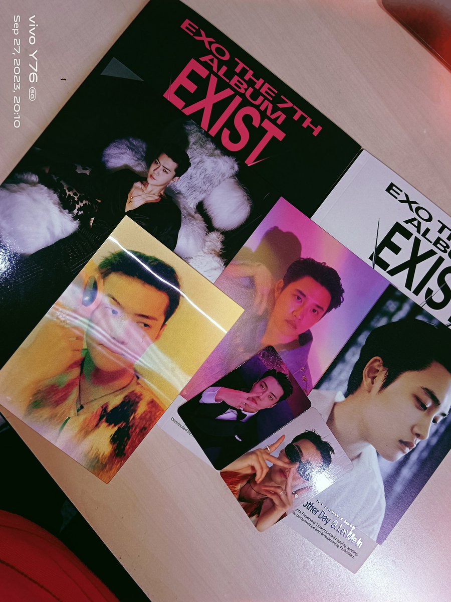 GGGIIIMMMSSS's tweet photo. YAY! GOT MY SPARKLING MAGAZINE
Thankyou sa pa GA, Ms. @cloud_6104
Huhu 🥹🥹
And EXIST ALBUM (2) po, sobrang happy po nameeeen 🥹🥹
Worth to wait, literal na nakakawala ng pagod 🥰 sa uulitin po 🥰
#exist #exo https://t.co/e6pVg2p7P7
