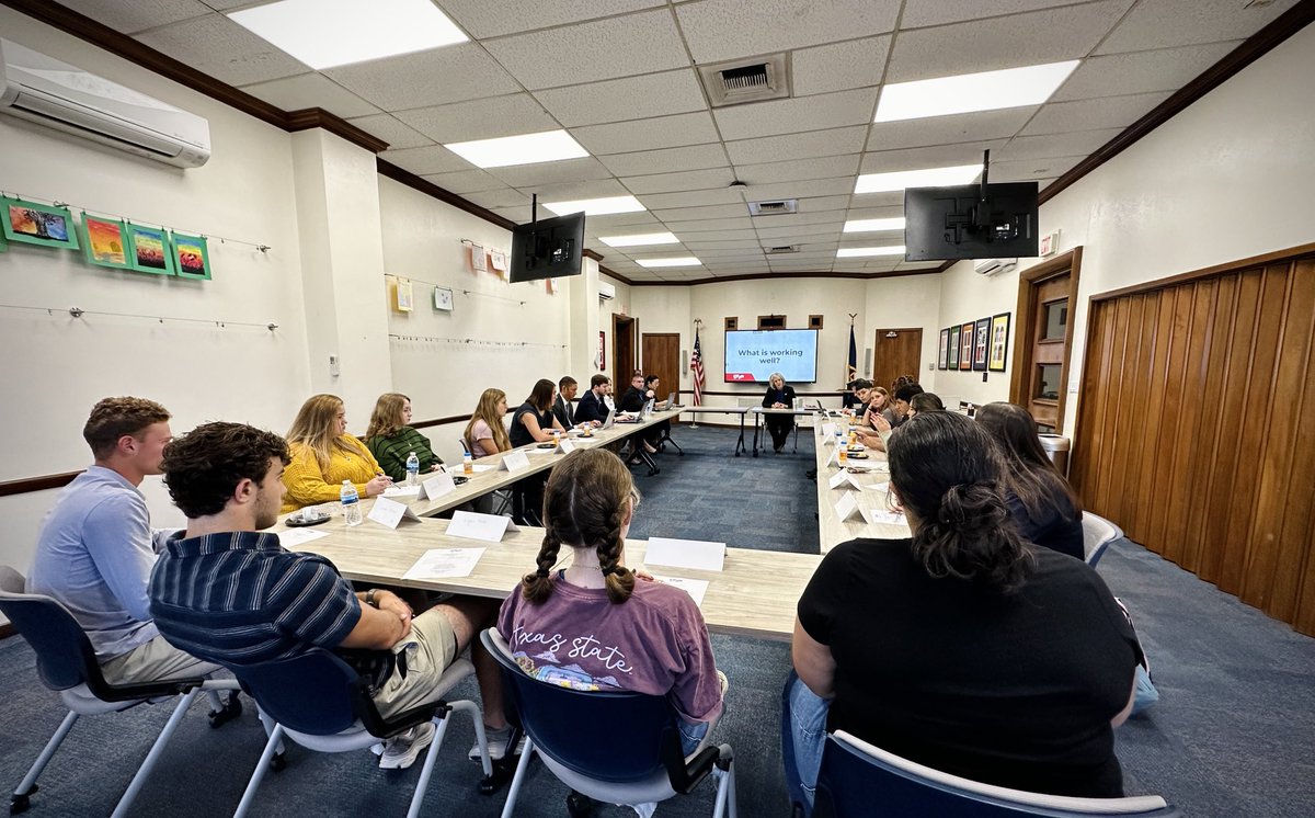 DrSDHoward's tweet photo. What a great way to start the day! We had the opportunity to visit with the Superintendent’s Student Advisory Council (made up of students from our 5 high school) to share district updates &amp; hear from them what’s working and how we can be better! ⁦@Midland_ISD⁩ https://t.co/mPcx8qtS6e
