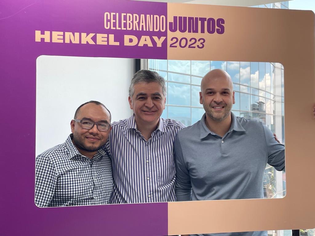 GTespectaculos's tweet photo. @Henkel celebra su 147º aniversario: un legado de innovación y compromiso Con 49 años de presencia en Guatemala, Henkel ha sido un actor clave en el mercado local, ofreciendo productos innovadores y sustentables que han mejorado la vida de los guatemaltecos. https://t.co/2NHsT6Wdb2