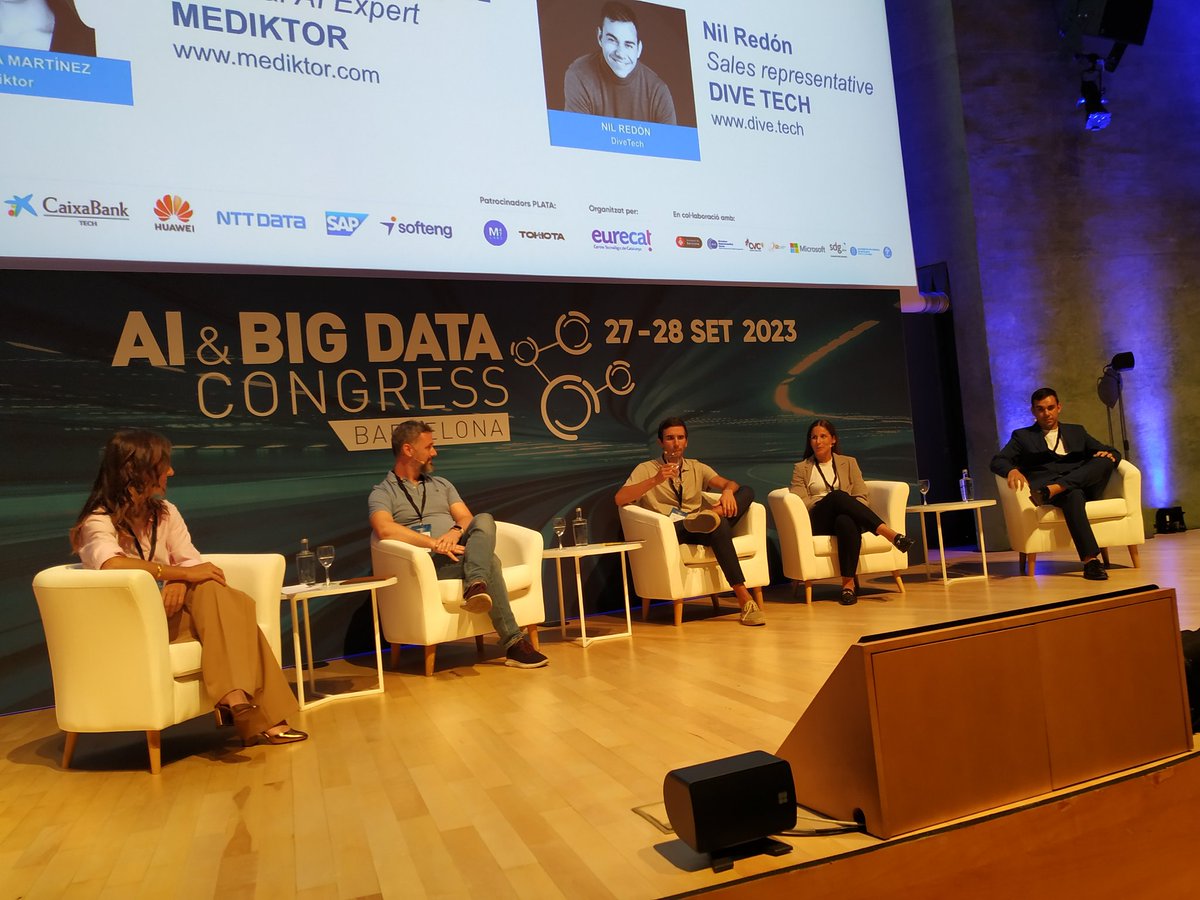 CIDAI_eu's tweet photo. Completa mesa de debate de startups con @clarityai #Ommios.ai, #Mediktor #DiveTech #AIBigData23 https://t.co/JS9FxdB9UM