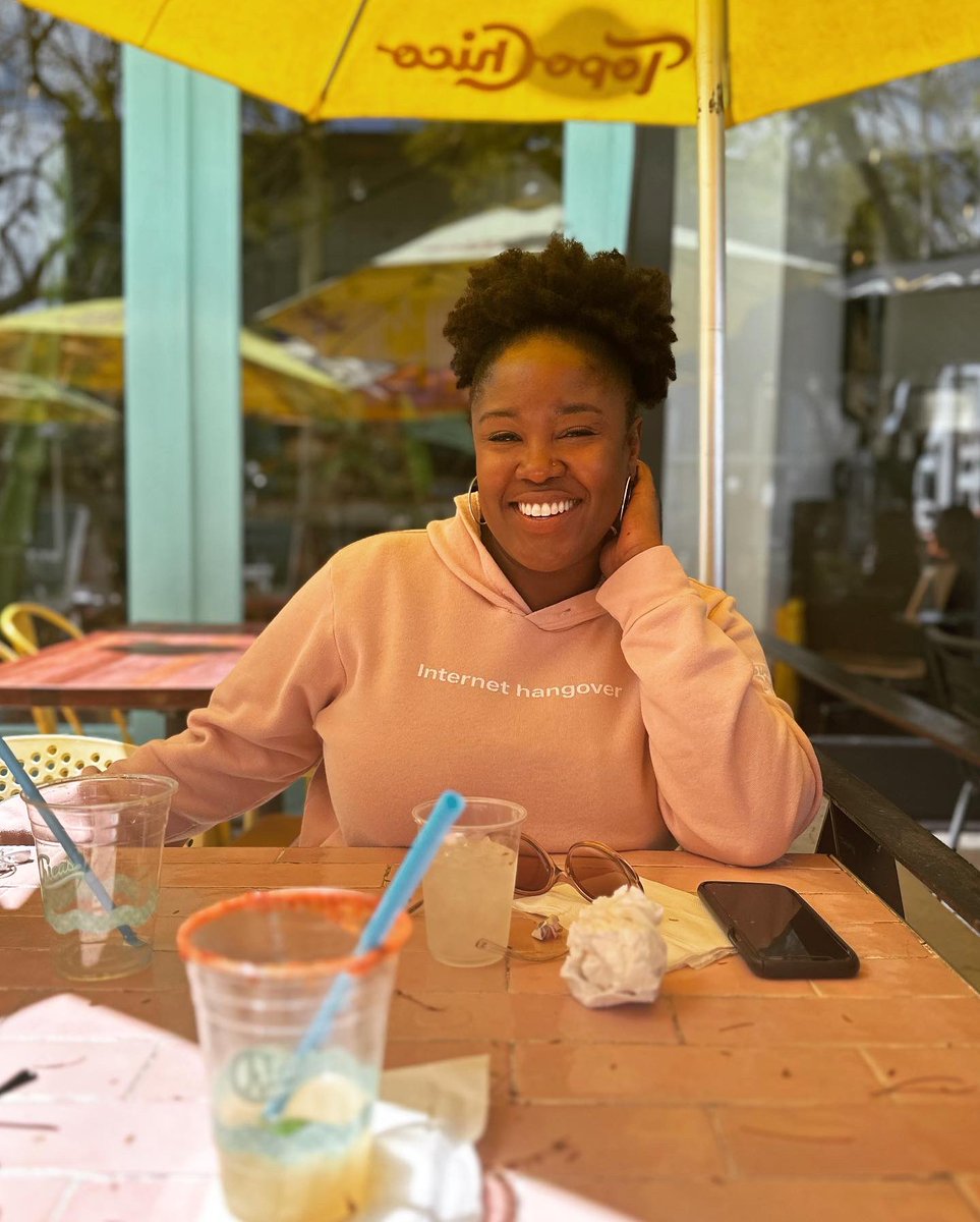 akilahgreen's tweet photo. Unending gratitude for our NegComm; our incredible strike captions, (esp my fave @NickGeisler); the small but mighty Manhattan Beach Studios crew aka the last outpost of the strike (we got matching shirts!); post-picket margs; and all of the group chats that kept me sane. https://t.co/pKj6lqiLXp