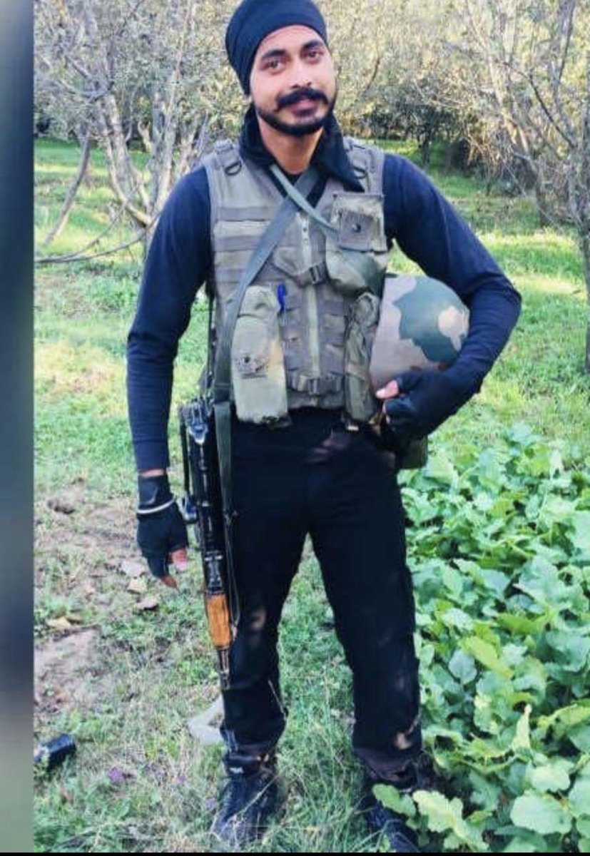 Gratitude to Sepoy Happy Singh, #SenaMedal from Bathinda #Punjab , Who Laid Down His Life Happily For the Nation in South #Kashmir on This Day in 2018 in an Encounter in #Anantnag.

Jai Hind 🇮🇳

#IndianArmy #FreedomisNotFree  #Sikh Li #RashtriyaRifles