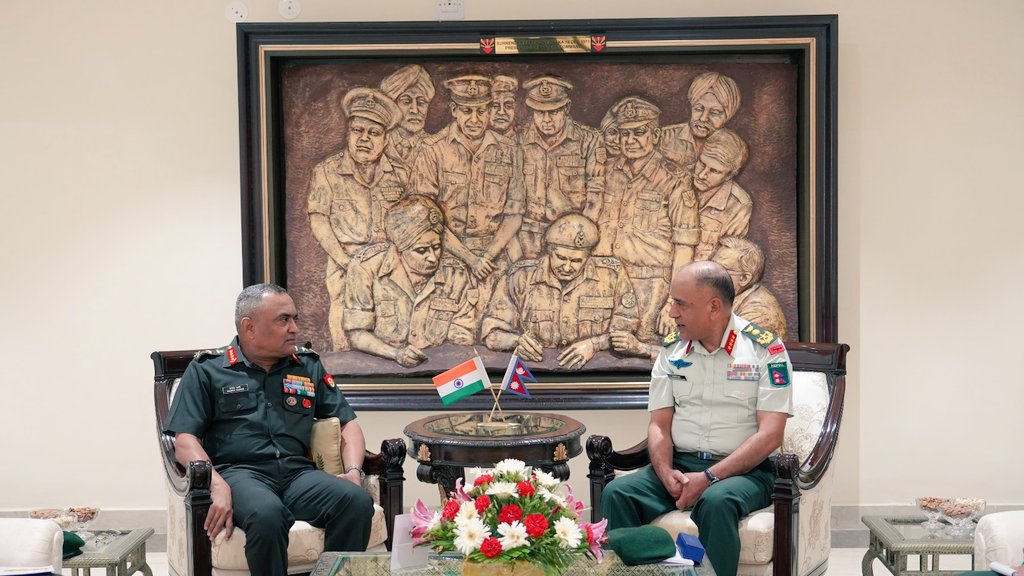 adgpi's tweet photo. #TogetherForPeace
General Manoj Pande #COAS interacted with Army Chiefs of Nepal🇳🇵, Bangladesh🇧🇩, New Zealand🇳🇿, United Kingdom🇬🇧, Cambodia🇰🇭, France🇫🇷 and Malaysia🇲🇾, participating in the Indo-Pacific Armies Chiefs Conference #IPACC 2023. 1/2
#IndianArmy https://t.co/iWT6yBBVdt