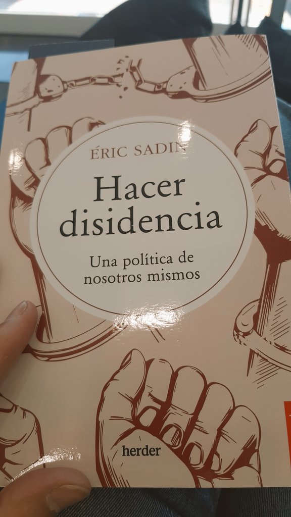En tránsito ... lectura 2023 "crear colectivos que favorezcan la experimentación" #Sadin estudiando #fichandoDoct  #EducDig