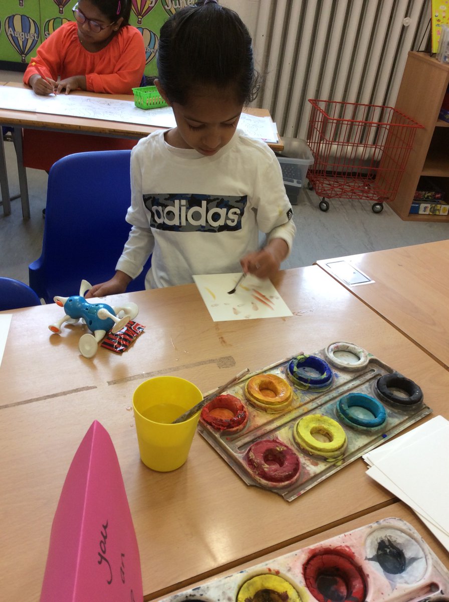Some snaps of Amber Class children creating and collaborating this morning. Thank you to all parents who sent in toy donations - we are really enjoying playing with them!