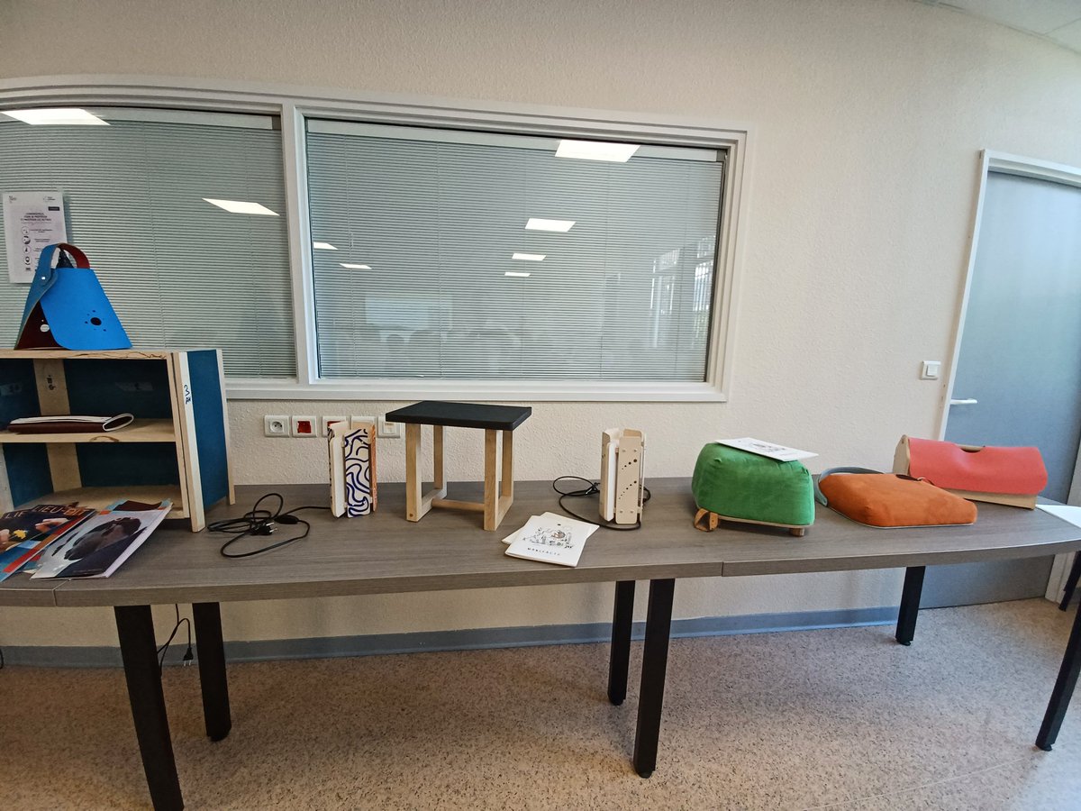 Formation au programme #Manufacto pour les enseignants des 12 classes <a href="/AcademieNice/">Académie de Nice</a> du CM1 à 2ndepro qui accueilleront toute l’année un artisan d’art pour fabriquer un objet. Merci à nos partenaires  #FondationHermès, <a href="/les_compagnons/">Compagnons du Devoir</a>  <a href="/VillaNoailles/">villa Noailles</a> #EAC
