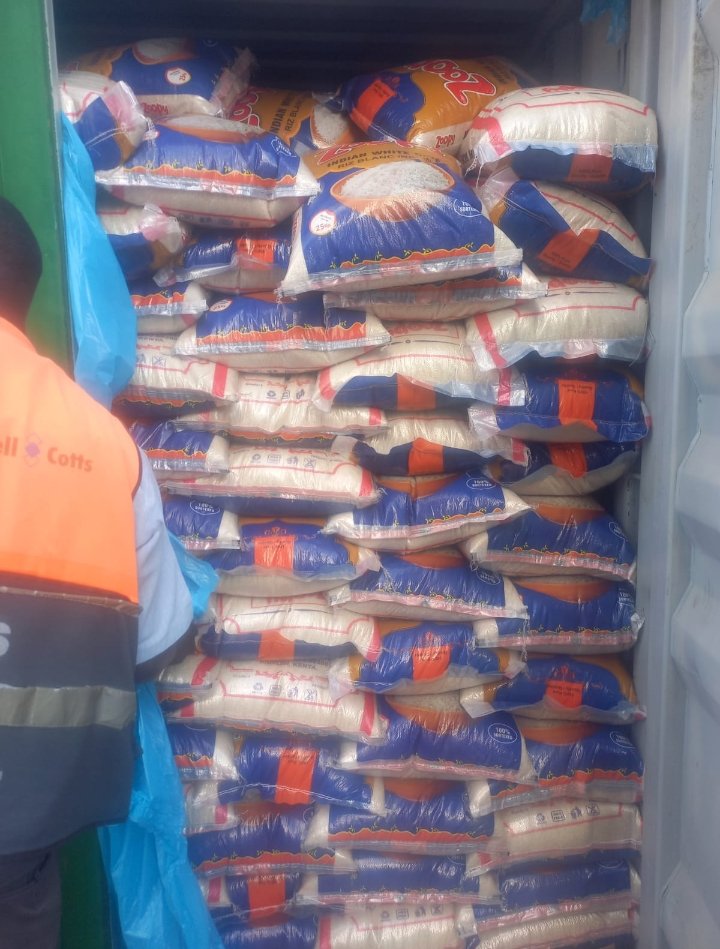 WebianK's tweet photo. I offer efficient Clearing &amp; F Services for Imports &amp; Exports in Mombasa &amp; Nairobi ICD, as well as cargo transportation to Kampala, Congo, Rwanda, Zambia &amp; South Sudan.
For our seamless services, get in touch on :
☏0726411447☏0750511557
"On Time. Everytime".
#KRAKwaGround https://t.co/7om1JY4ZU7