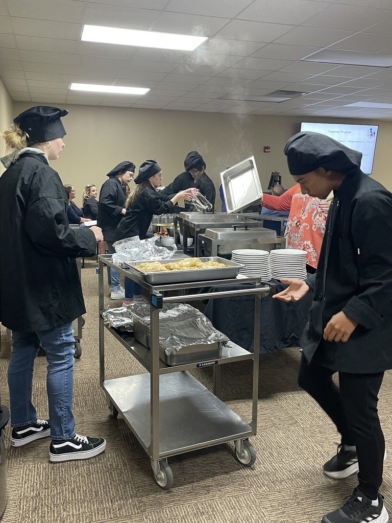 SCCIndiana's tweet photo. It was great to see everyone at the 2023 Fall Principals and Counselors meeting yesterday. Also a big thank you to our Culinary Arts class for providing lunch, it was great!
#SCCLearning #SCCexperience #SCCCulinaryArts #Principals #Counselors https://t.co/PvXcbljC0A