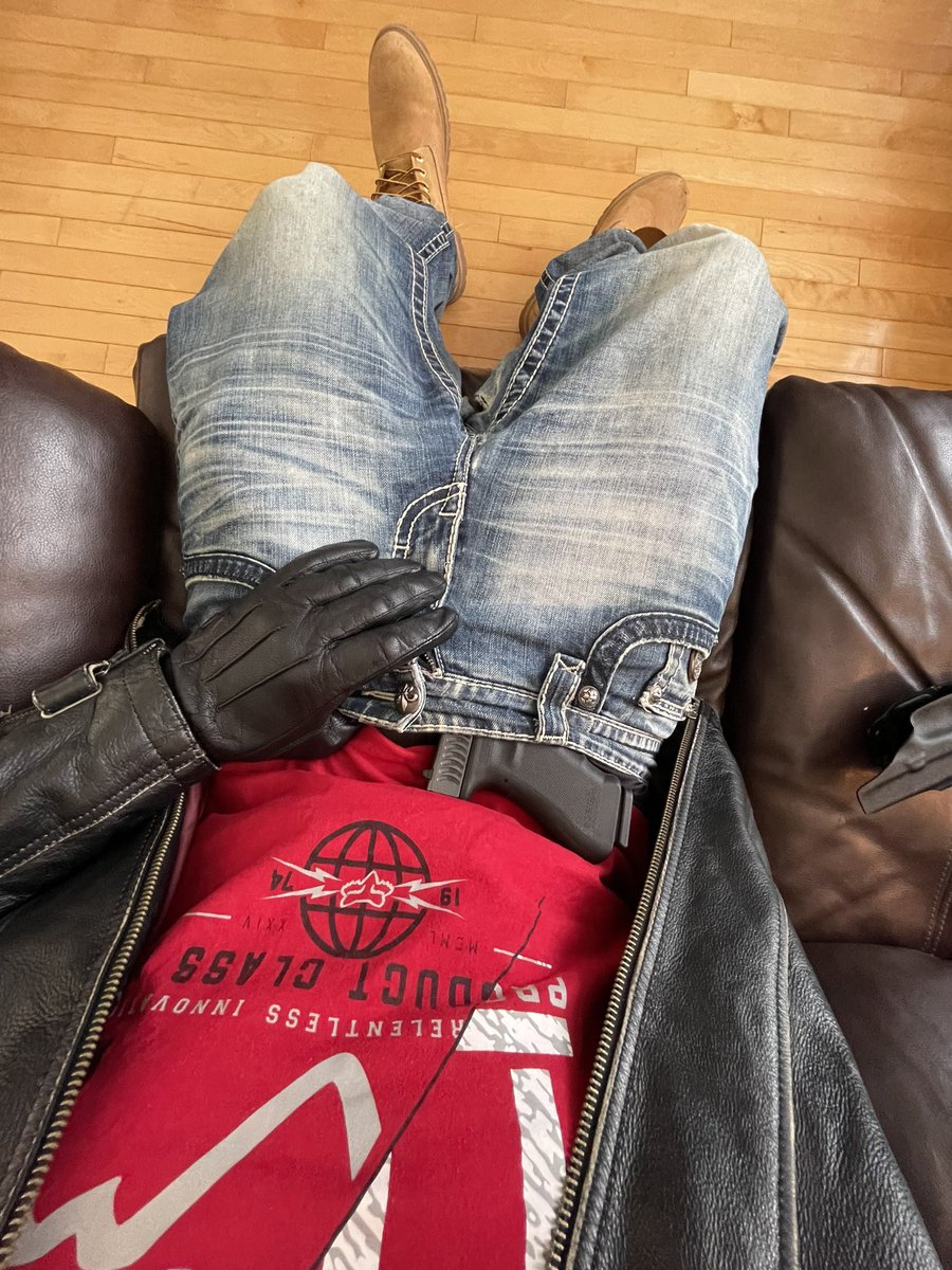 AlphaKawaFeet's tweet photo. Whoβs kneeling down at my massive timbs πΈπΈπΈ
Retweetβ»οΈ, $ubmit π§ββοΈ, $erve πββοΈ and $end π€
https://t.co/5JHWjaAA0Z
https://t.co/JpZtyh4ERK
#cashmaster #timberland #booted #gaybooted #gaymaster #master #armed #badboy #gloved https://t.co/KiP2k1BZzM