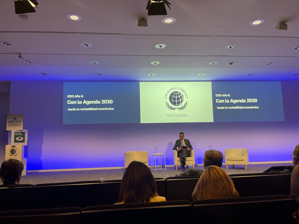 Aquest matí hem estat presents a la jornada de celebració del 8è aniversari dels ODS del pacte mundial al qual ens hem adherit en el 2022. A l'acte, en representació de l'empresa, hi ha assistit el nostre director de Medi Ambient, Lluís Fàbrega.
