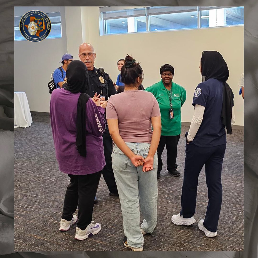 UTAPolice's tweet photo. Thank you for joining us at the Meet & Greet event. It was great talking to you all. See you all the National Night Out!
#utapolice #utastudents https://t.co/BsEidmUiSf