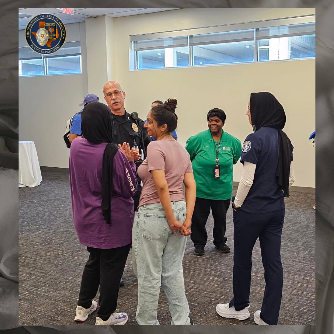 UTAPolice's tweet photo. Thank you for joining us at the Meet & Greet event. It was great talking to you all. See you all the National Night Out!
#utapolice #utastudents https://t.co/BsEidmUiSf