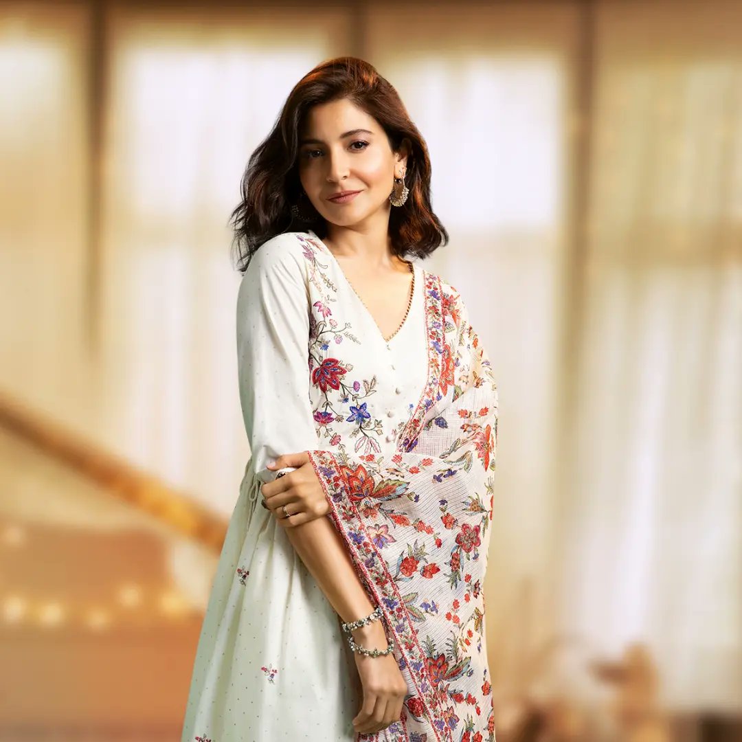 WforWoman's tweet photo. #CelebrateYourStory by embracing the hues of joy and celebration in every stitch of our festive collection.
Explore the ππππ£ππ collection, and drop a β€οΈ if you love this look on Anushka.
Buy now: https://t.co/zZic0gwYOz
#AnushkaSharma #Wforwoman #festivecollection https://t.co/loghhhjDDy