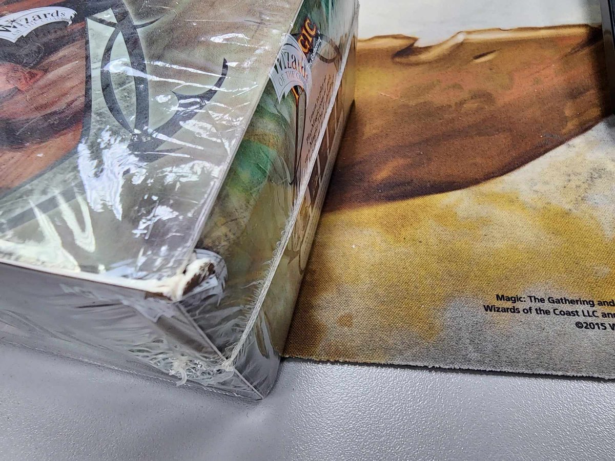 BenBleiweiss's tweet photo. Next item up today: Got a factory-sealed box of Shadowmoor that got slightly dinged in shipping! (Minor corner damage, see pictures).
Asking $800 shipped ($850 if international shipping), DM me to purchase!
#MTG #GetThisOffMyDesk @StarCityGames https://t.co/nLeVoX6Qps