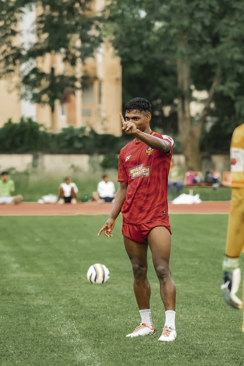 Deven_murgaokar's tweet photo. Keep working, keep grinding, and success will find its way to you. ⚡️
#FCGoa #ISL10 #indiansuperleague⚽ #ForcaGoa #RiseAgain #UzzoOnceAgain #Football
#DM29 https://t.co/TJBYosxudI
