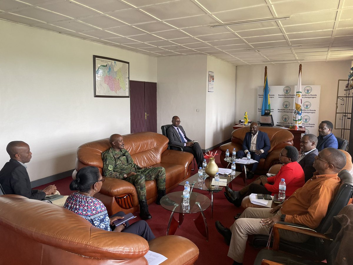 Today VC Prof. <a href="/mdkayihura/">Prof. MD Kayihura</a> was in <a href="/MusanzeDistrict/">Musanze District</a> to brief the Governor <a href="/RwandaNorth/">Northern Province/ Rwanda</a> Maurice Mugabowagahunde with other officials including security organs leaders, on UR Graduation preparations. The Ceremony scheduled on 20th October 2023 will be held in Ubworoherane Stadium.