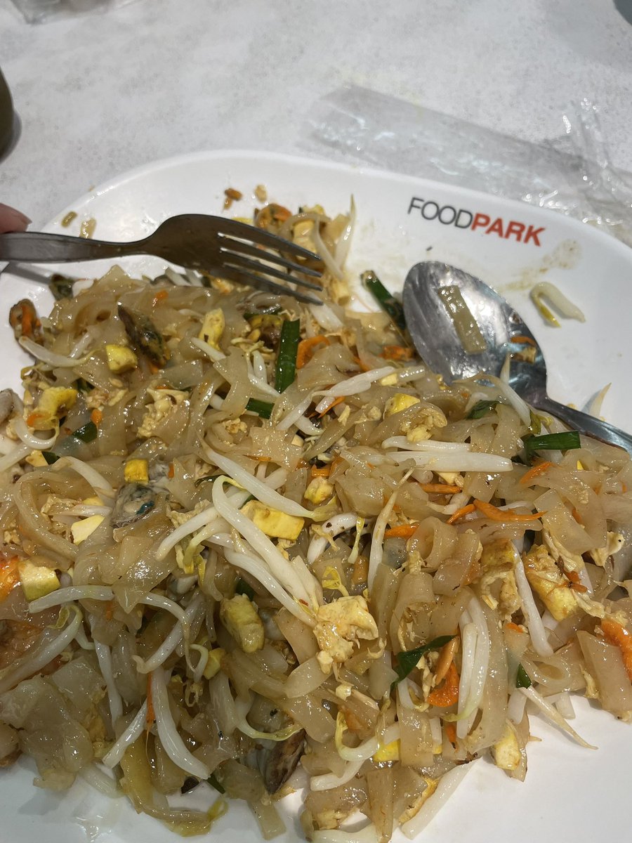 avisonicooo's tweet photo. One good thing living here in Thailand noh kay ang authentic pad thai https://t.co/ykQmDbAFhv