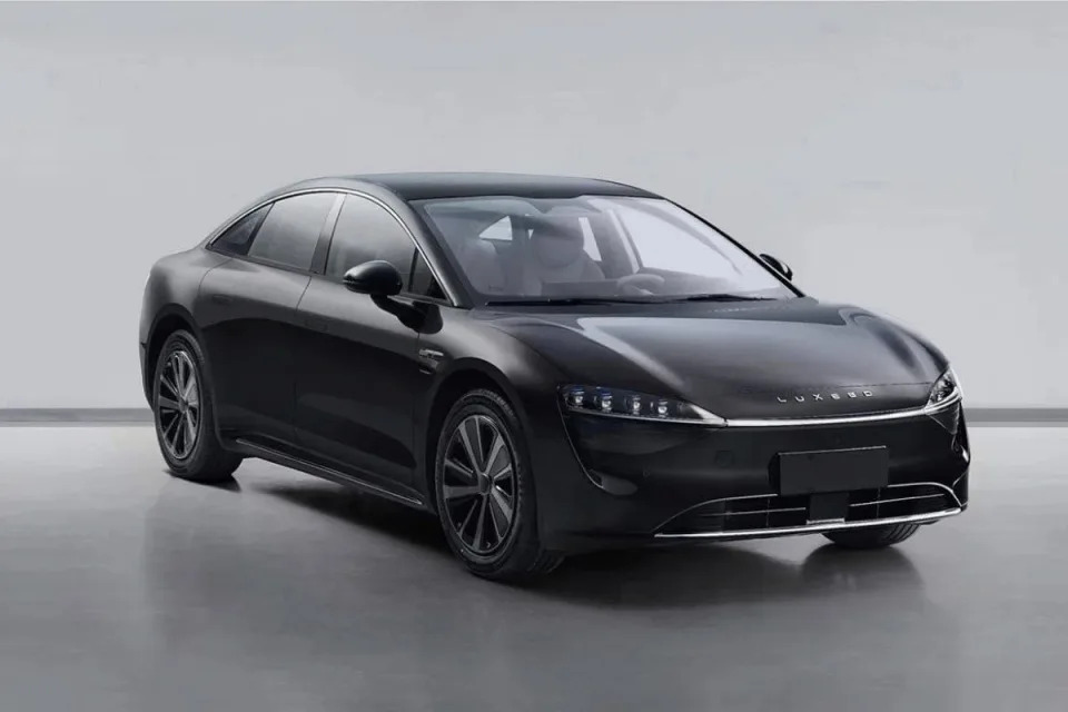 كشفت شركة هواوي Huawei وشركة شيري Chery Autos عن أول سيارة كهربائية لها، Luxeed S7، والتي يزعمان أنها تتفوق على سيارة Tesla Model S في جوانب مختلفة. ومن المقرر أن يتم عرضه لأول مرة في الصين في أواخر نوفمبر 2023.

#رؤية_السعودية2030 
#الحمدانية 
#عبر_عن_حبك_بكلمه