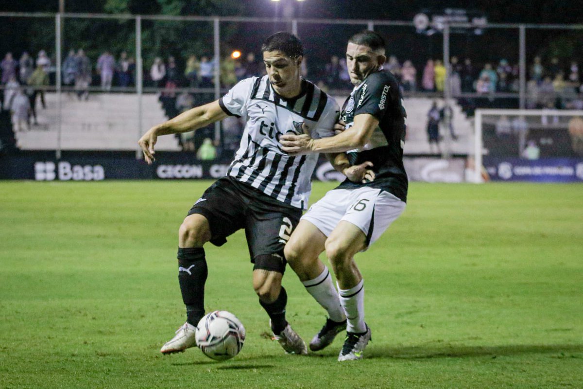 ⏭️Seguido, se viene la regularización de la fecha 10 del Clausura, de la mano de <a href="/Pelotadividida2/">Pelota Dividida</a>

⚪️⚫️Libertad vs⚪️⚫️Olimpia

🏟️: La Huerta
⚽️Partido: 19:30
🎙️Relata: #JoséGonzález
🎙️Comenta: <a href="/erikwismann/">Erik Wismann</a>
💻Coordina: <a href="/carlitosrojasca/">carfaroca</a>
📻Móvil: #AleOrtigoza

#ÚnicaEnFútbol #1120AM