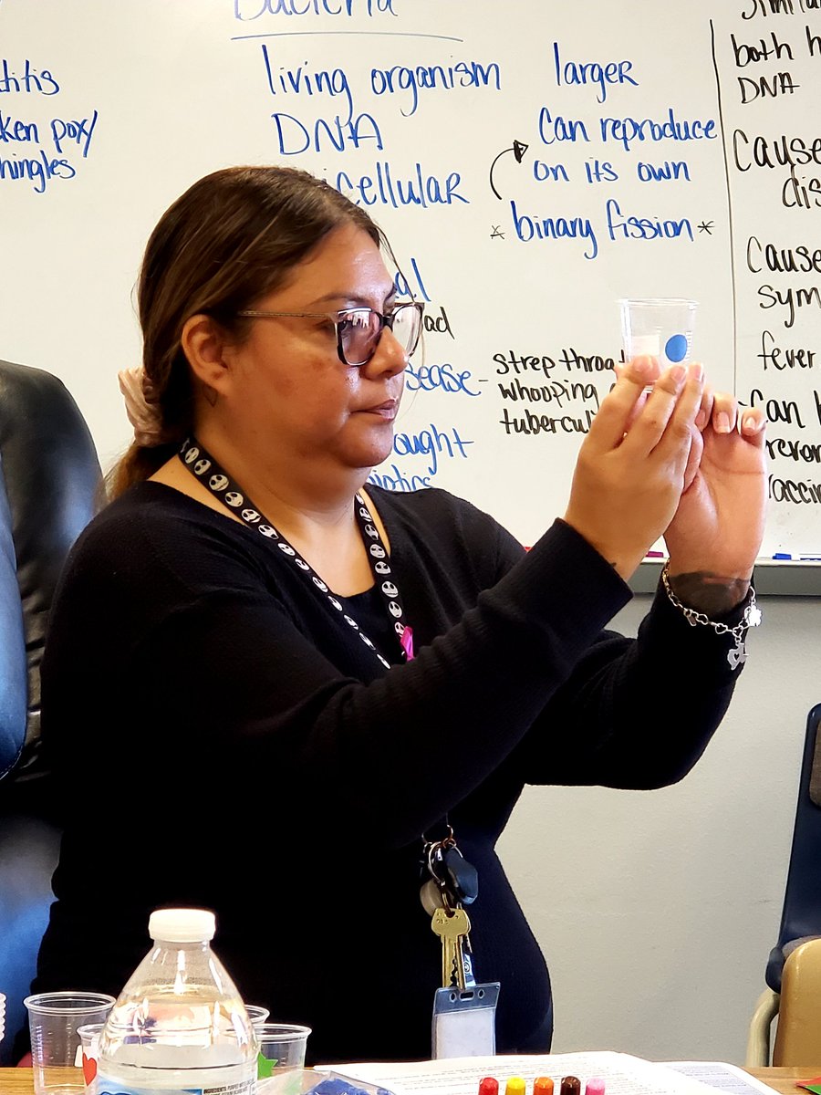 VMColemanHS's tweet photo. Shout out to Ms. Costilla and her first period Biology class! They are analyzing and explaining how viruses are spread through a really cool lab! Host cells and viruses and biosynthesis... oh my! https://t.co/eF4UUkOKFa