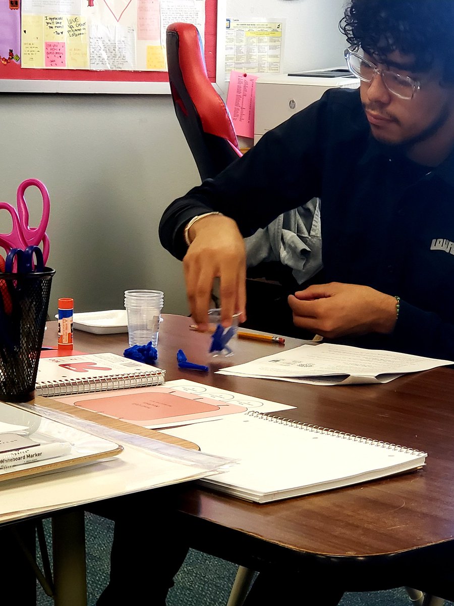 VMColemanHS's tweet photo. Shout out to Ms. Costilla and her first period Biology class! They are analyzing and explaining how viruses are spread through a really cool lab! Host cells and viruses and biosynthesis... oh my! https://t.co/eF4UUkOKFa