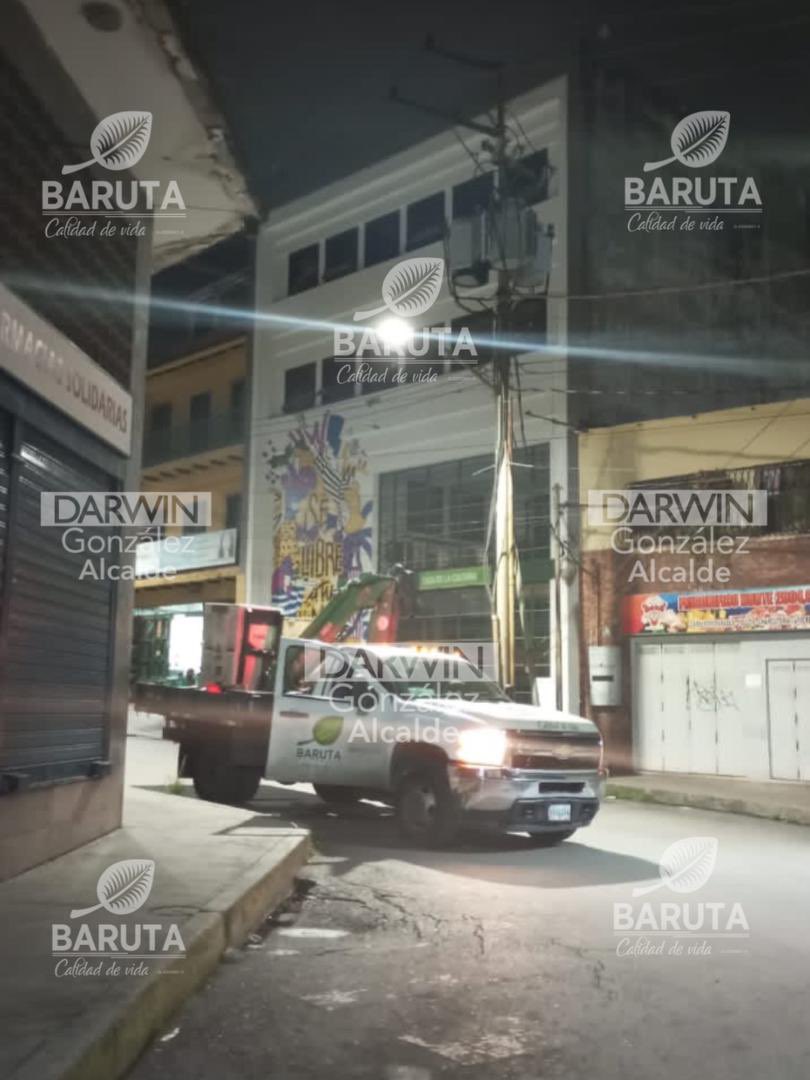 AlcaldiaBaruta's tweet photo. ¡Feliz miércoles, vecinos!🍃 

Nuestra cuadrilla de #Iluminación trabajó ayer #26sep en los siguientes sectores 💡:

📍 #PuebloDeBaruta

📍 Entrada de #Anacoco

📍 #ElCafetal, calle Soledad https://t.co/OAZrN3cf7i