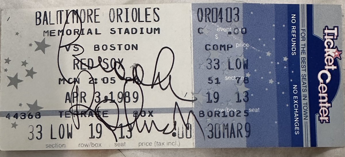 RIP, Brooks Robinson.  One of the best—if not the best—3rd baseman’s of all time.  I was lucky to meet him at a pre-game D.C. congressional reception at the stadium a loooong time ago.  Couldn’t have been a nicer man.  @Orioles #mroriole #MLB #BrooksRobinson #camdenyards