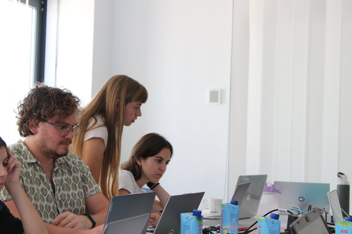 bio_bam's tweet photo. They’ll cover tasks like data preprocessing, quantification, cell type clustering, differential gene expression, and trajectory analysis.

Marta and Priyansh will also demonstrate the practical applications of #OmicsBox.

📚  Stay tuned for more exciting sessions in the course! https://t.co/tUPQAYFah5