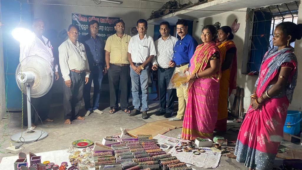 Visited to the Lacque Industrial Cooperative Society
 Tartari, Krushna Chandrapur, Nilagiri, Balasore with Deputy Director (Handicrafts),Balasore along with Audit Official and LDM UCO Balasore on dt 27.09.23.Total Member of Society : 364