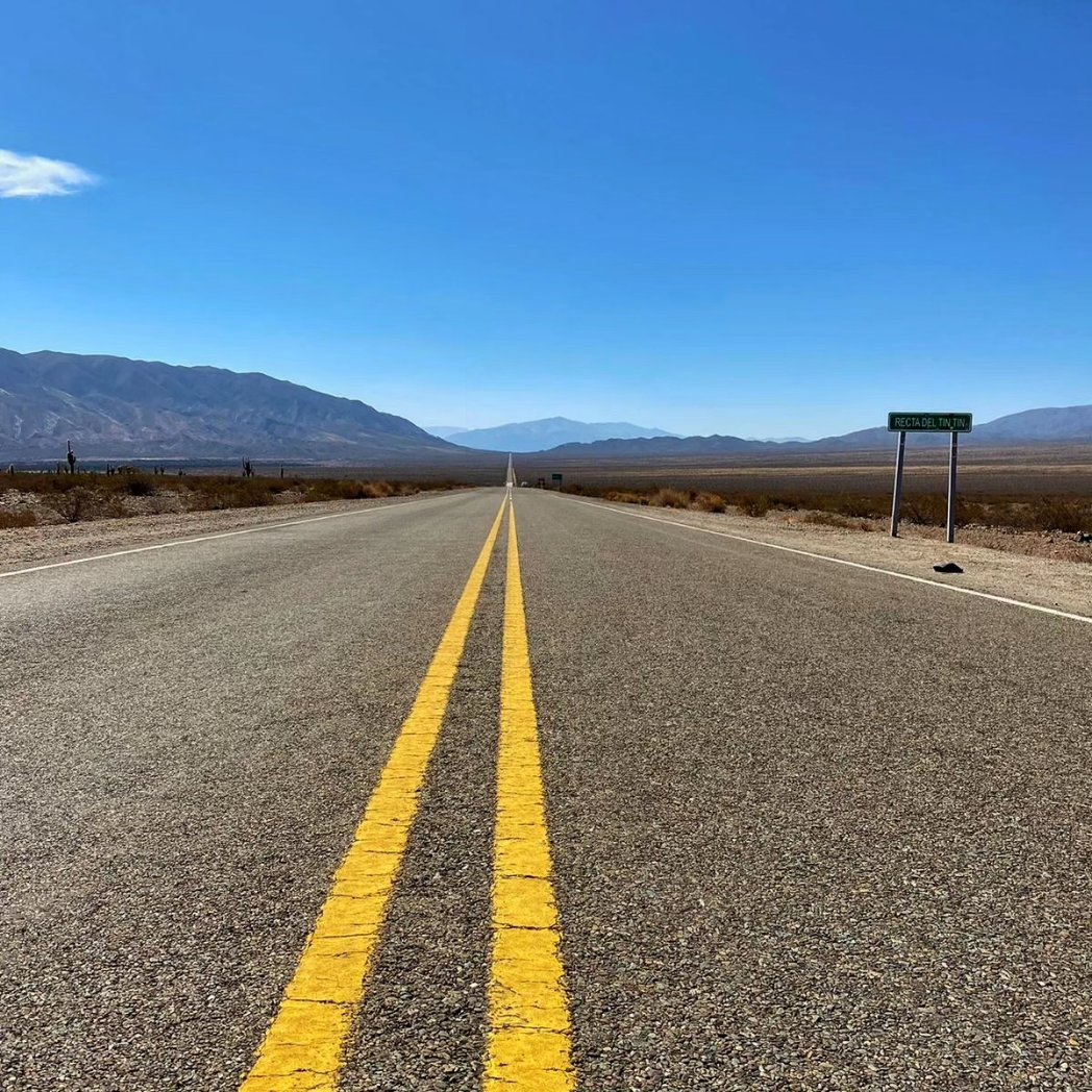 juani_tours's tweet photo. Desde Salta, pasando por Buenos Aires y haciendo una parada en Mendoza en esta cuenta se celebra el #DiaMundialdelTurismo. Una actividad que abre muchos caminos y a la vez generando desarrollo. Feliz día colegas ✈️ https://t.co/1ogzs2d2Xd