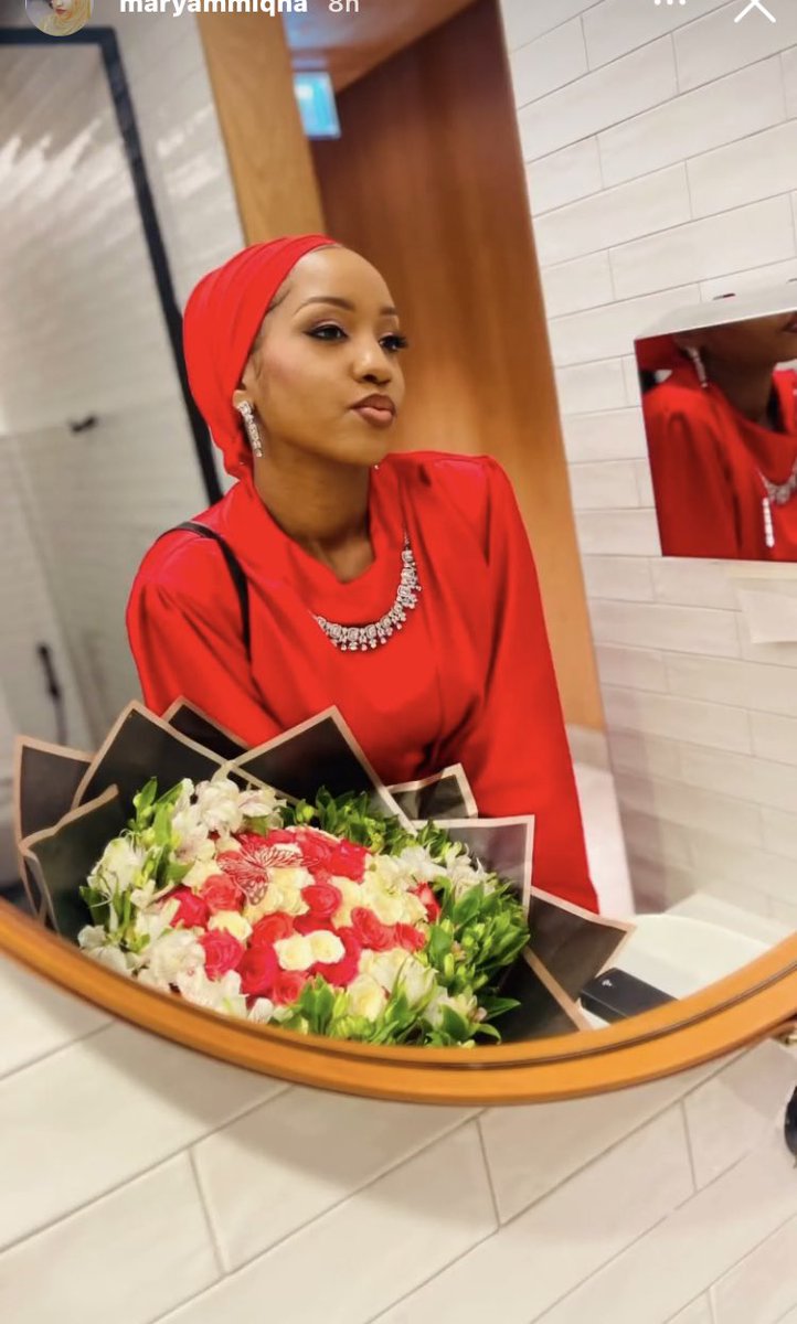 Queen_Miqna's tweet photo. I can buy myself flowers 🌺 🌸 💐 https://t.co/RY4lvXJVzD