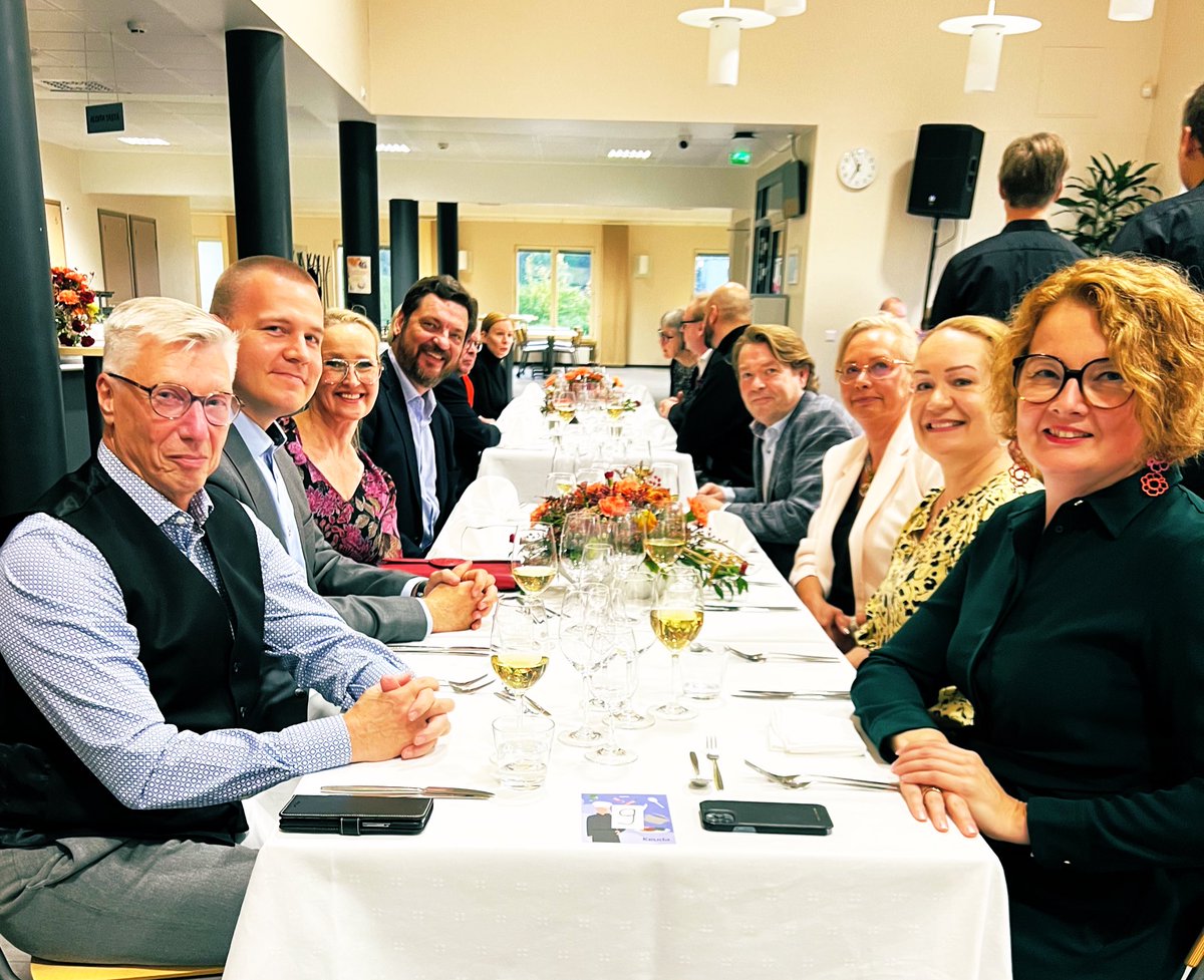 Mikä upea ilta. Kiitos Riikka-Maria Yli-Suomu ja <a href="/Keuda_Ammattiin/">Keuda</a>! #suomenkokkimaajoukkue järjesti Keudan kanssa ikimuistoisen illallisen.
#osaaminen #ammatillinenkoulutus #oppisopimus #jatkuvaoppiminen #elinikäinenoppiminen #työllisyys #elinvoima