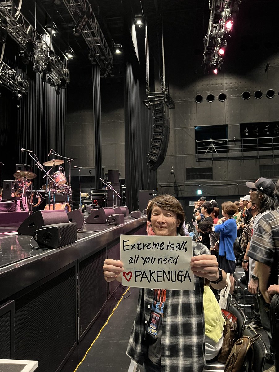 amy_mamakin's tweet image. Extreme Thicker Than Blood Japan Tour Show 7, the last one at Haneda!
Thank you for coming VIP fans, you guys made the night much more special!!
最終日のVIPにご参加下さいました皆様、ありがとうございました！有終の美を飾れました😆 またぜひお会いしましょう💗 #Extreme #ExtremeVIP