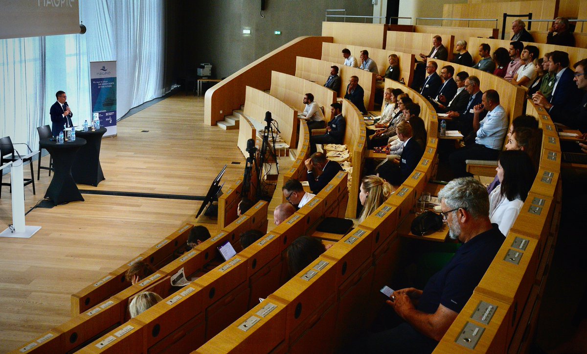 haropaport's tweet image. We organized with @AIVP a @MAGPIE #workshop in Le Havre. This plenary session was an opportunity to present examples of the pilot solutions currently being developed as part of the MAGPIE project. For us:
🔌 #land power supply
💻 #smartport &amp;amp; logistics
