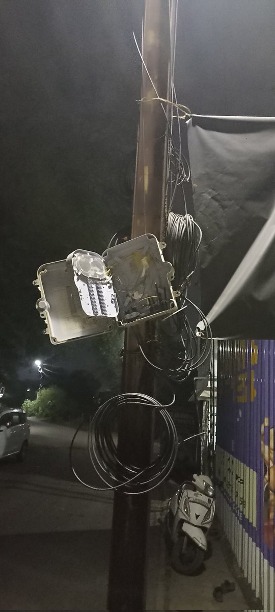 vipul_nahar's tweet photo. Your Box is open n can get damaged with rain
@airtelindia @Airtel_Presence https://t.co/6TiCUghr4y