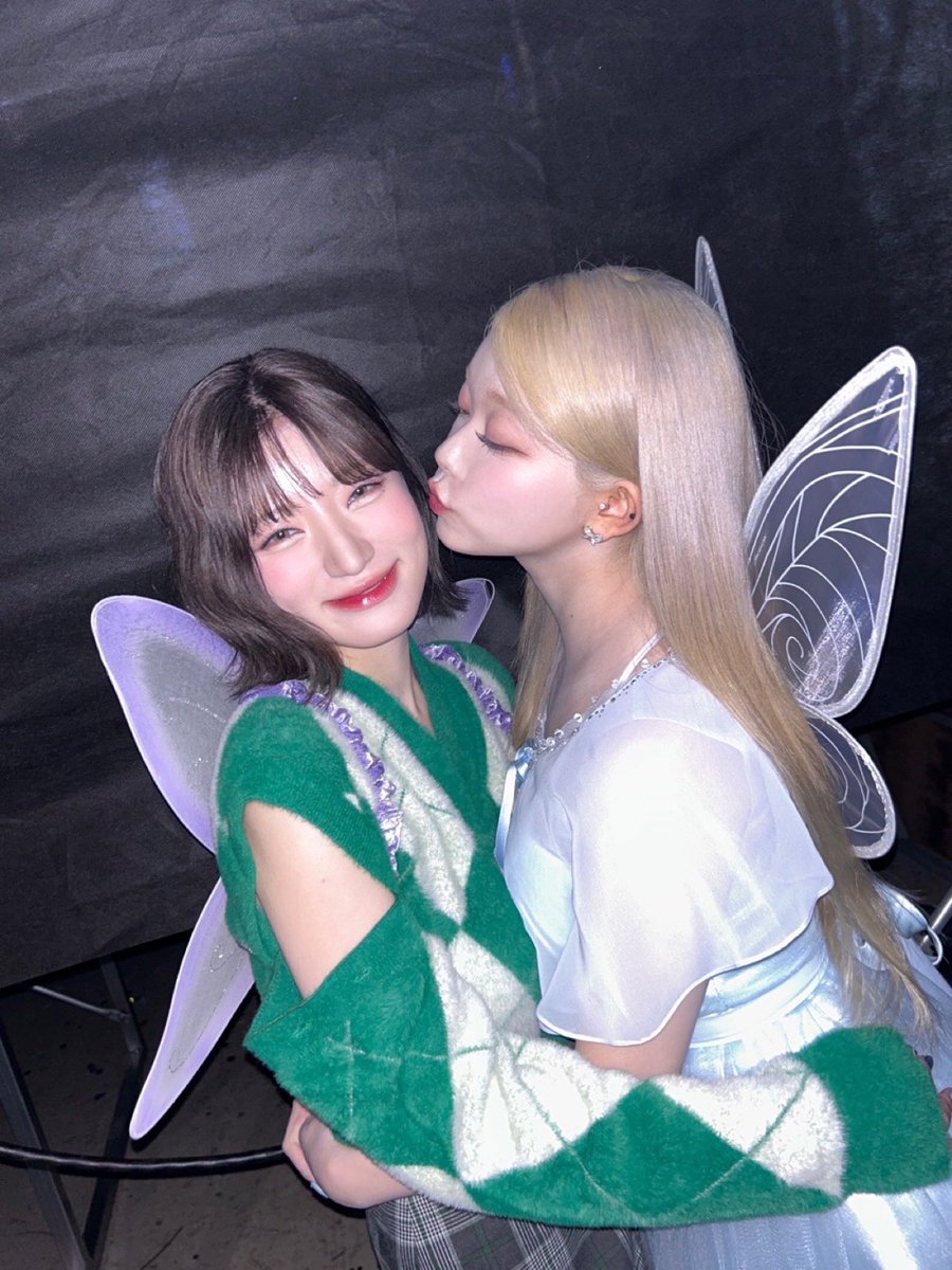 Billlieofficial's tweet photo. [#시윤]

BYOB, bring your own best friend 🤜🏻🤛🏻🤍 

with. 가장 사랑스러운 내 요정과 함께🧚‍♀

#Billlie_Letter https://t.co/mE4KAYEr7V