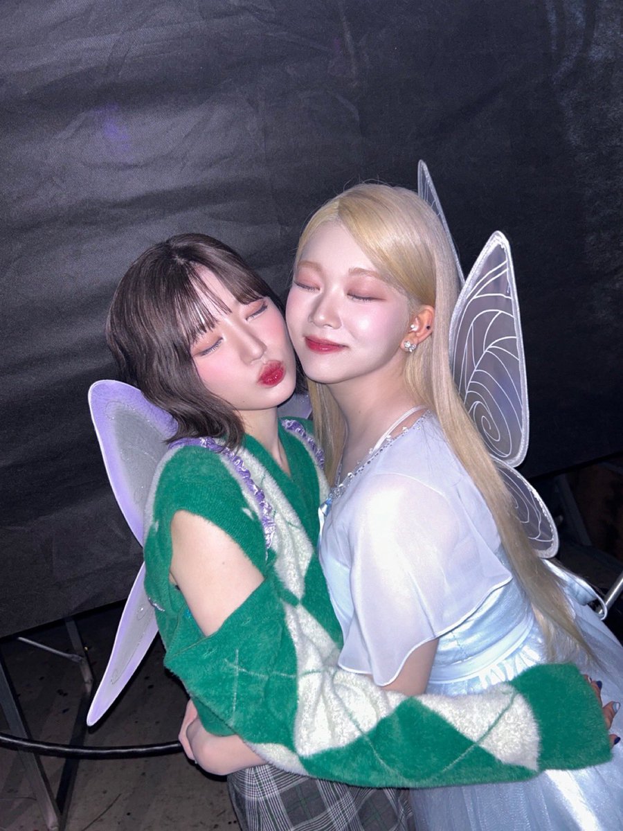 [#시윤]

BYOB, bring your own best friend 🤜🏻🤛🏻🤍 

with. 가장 사랑스러운 내 요정과 함께🧚‍♀

#Billlie_Letter