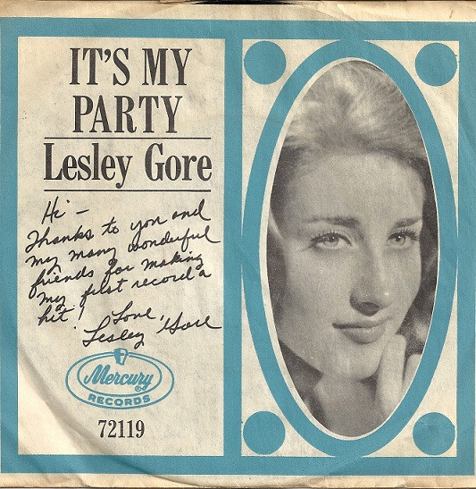 MRMYXMYL_'s tweet image. Coi Leray  -  My Body (2023)

↑

Lesley Gore  -  It&apos;s My Party (1963) 

whosampled.com/Coi-Leray/My-B… 

こういう、本来ヒップホップのクラブやパーティーでかけられない曲をネタ振りでかけられる曲っていいよね。

#SamplingSource #Sampling #CoiLeray #LeslieGore #HipHop #PopMusic #60s