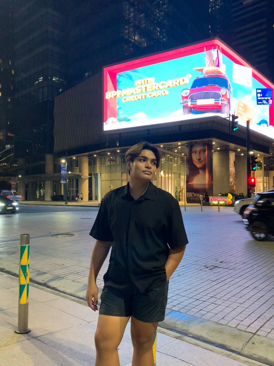 joshymua1's tweet photo. Photos taken by my bebe with this famous LED 555 https://t.co/Yv1GiFB6FV
