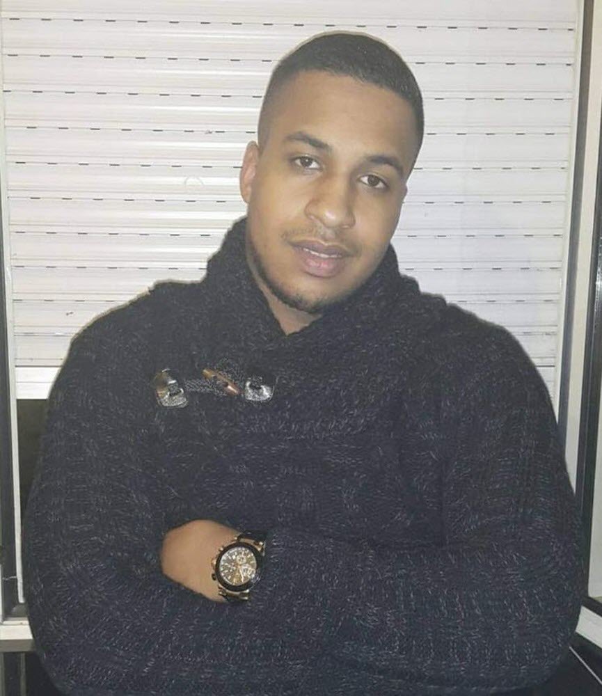 Coll_Nemesis's tweet photo. Il y a 3 ans, Victorine Dartois croisait la route de Ludovic Bertin. Deux jours plus tard, elle sera retrouvée morte dans un ruisseau. Ludovic Bertin admettra l’avoir étranglée.

Nous ne l’oublions pas.

Nous n’oublions pas non plus que ce drame aurait pu être évité : 

Ludovic Bertin avait déjà été condamné à des dizaines de délits. Et il avait pu bénéficier d’aménagements de peine. Sans ces aménagements de peine, il n’aurait jamais pu croiser Victorine ce jour-là.