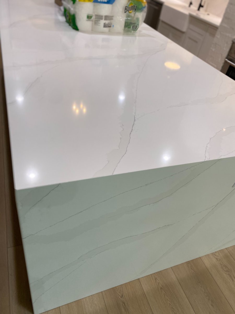 RDMarbleTX's tweet image. Transform your kitchen with the luxurious Calacatta quartz countertop from Viatera. 😍 Experience the beauty of marble with the durability of quartz. 
#RDMarble #Viatera #QuartzCountertop #Calacatta