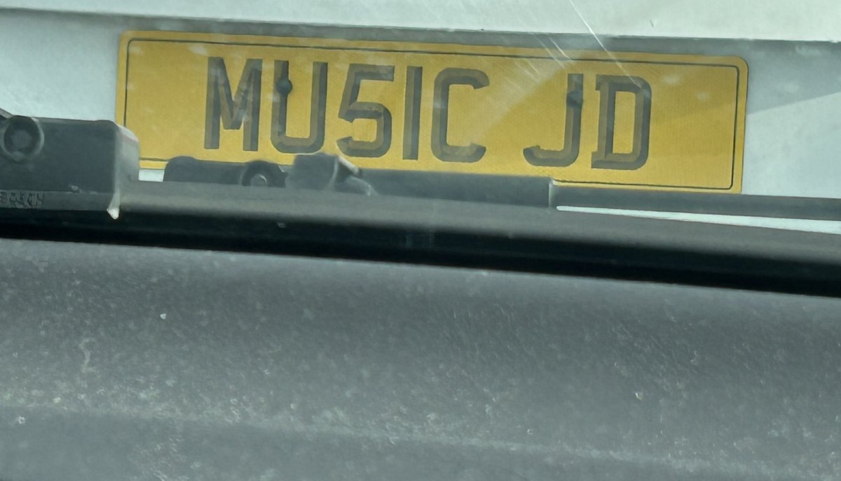 Pulled up behind this at my local supermarket is this you JD!? 🫣😂 <a href="/jdfreeradio/">jdandroisin</a>