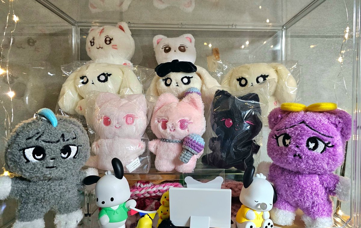 bemyae201117's tweet photo. 아이뇽들 보금자리 도착 ๑>ᴗ<๑ 
앞으로 같이 에스파 응원할 인형친구들🥰
#전시회 ⁦#에스파 #카리나 #지젤 #윈터 #닝닝 #karina #winter #giselle #ningning
#aespa #エスパ #aespa_exhibition 
#2차_MD #2nd_open #2nd_Merchandise https://t.co/TCjqTPt7tp