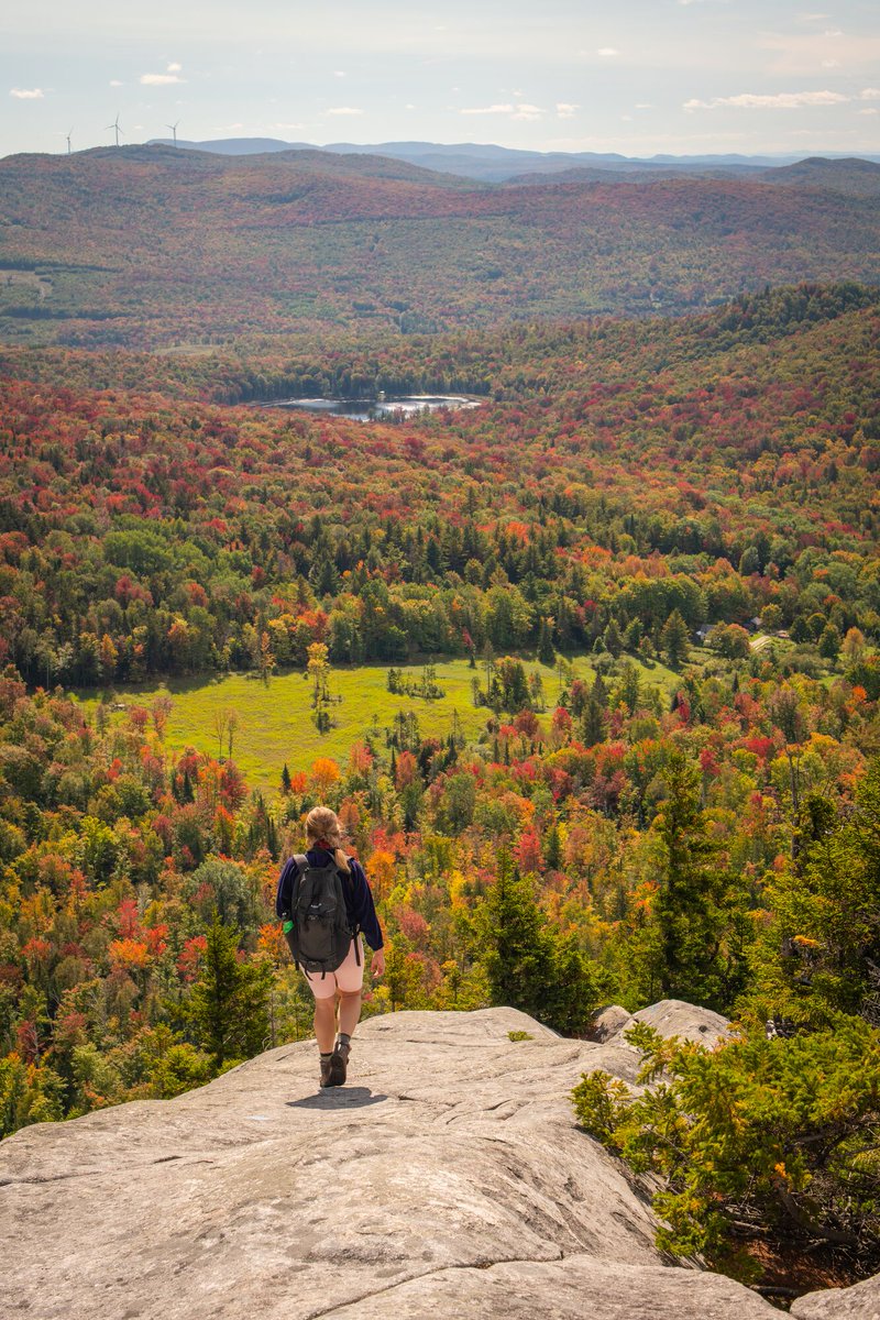 Vermont has plenty of scenic hiking terrain for everyone to enjoy. As the leaves change color, take in the views from one of these 5 alternative (read: less crowded) hiking trails: vermontvacation.com/alternative-hi… #ThisIsVT